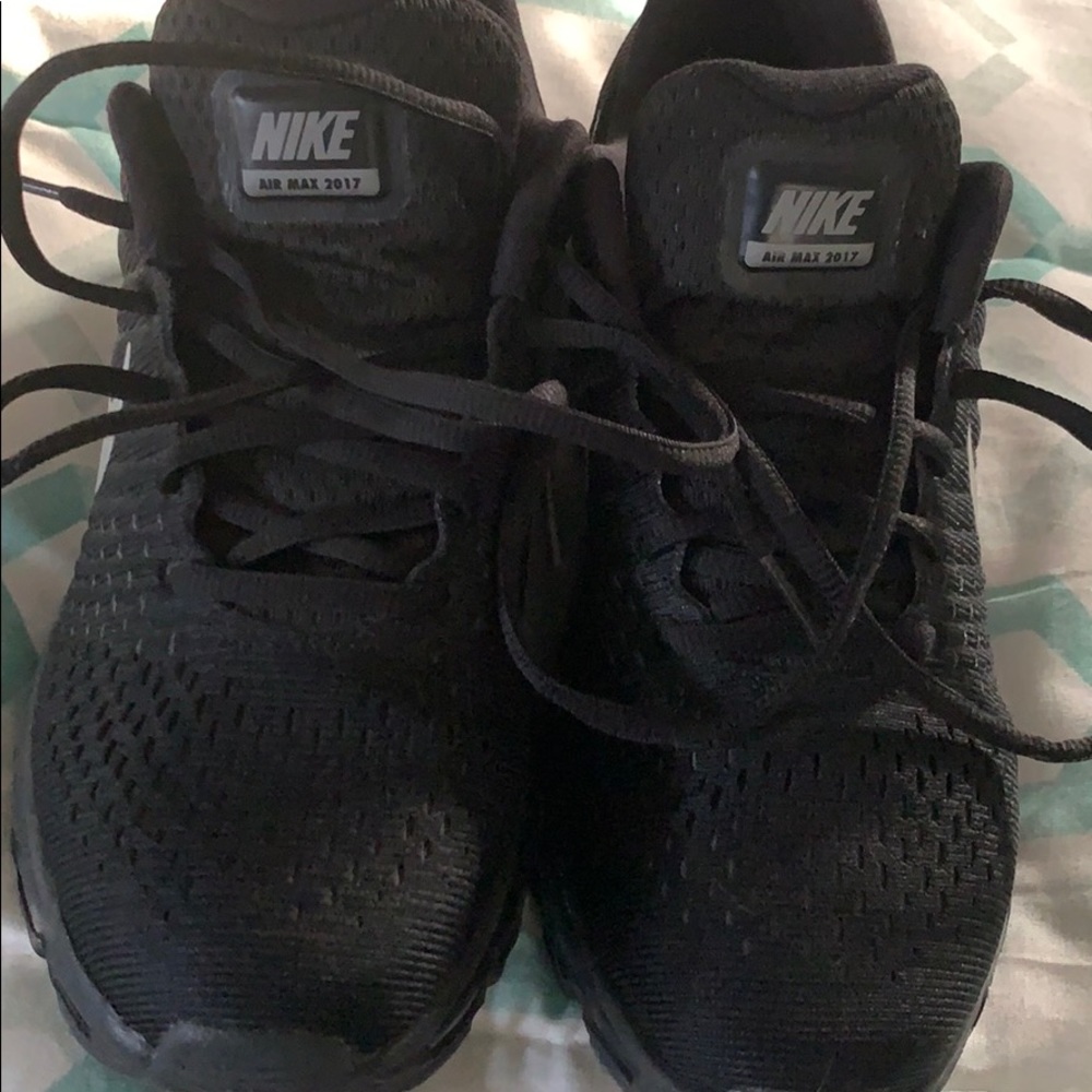 Black & light gray running nike 🖤🖤 woman’s 8